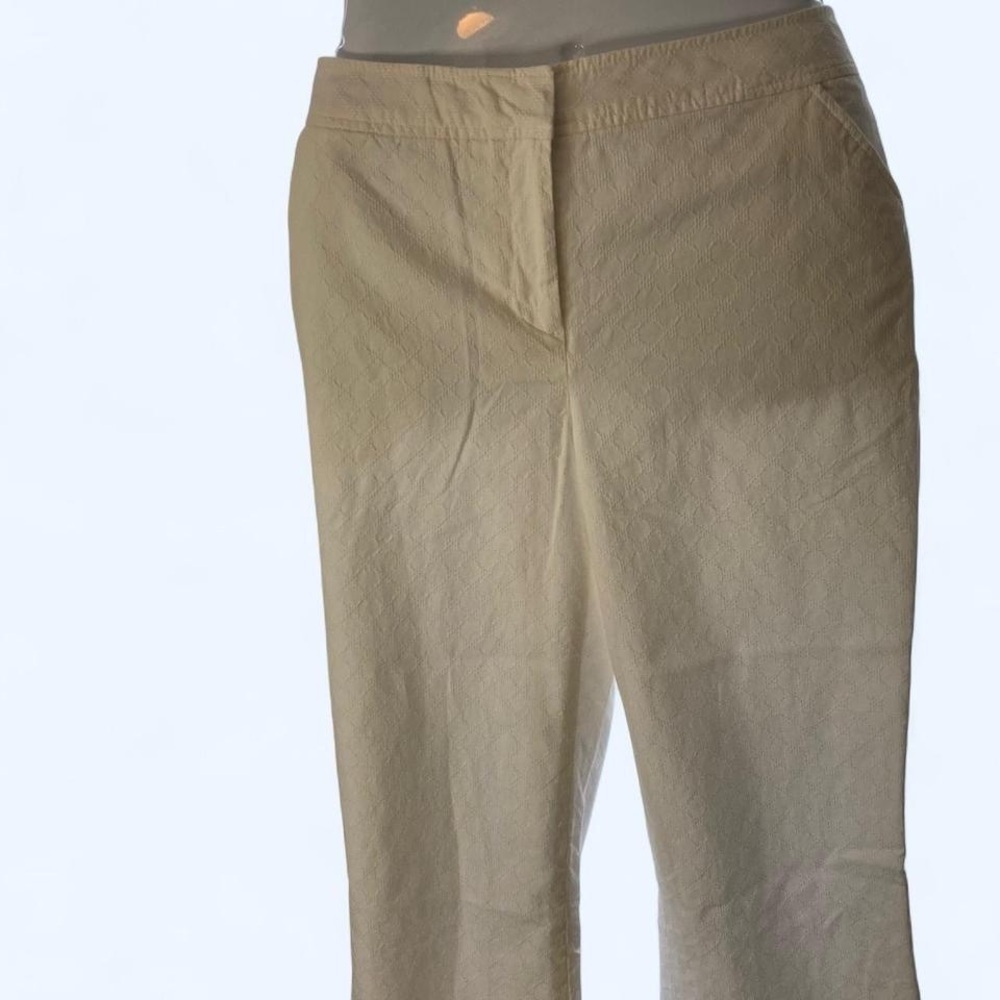 White detailed trousers with zipper closure S Attention
